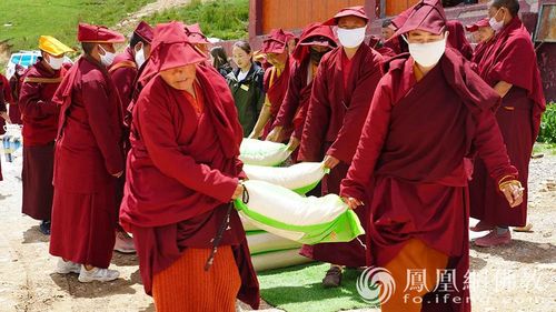 慧海公益走进玉树囊谦为爱播种让爱燎原